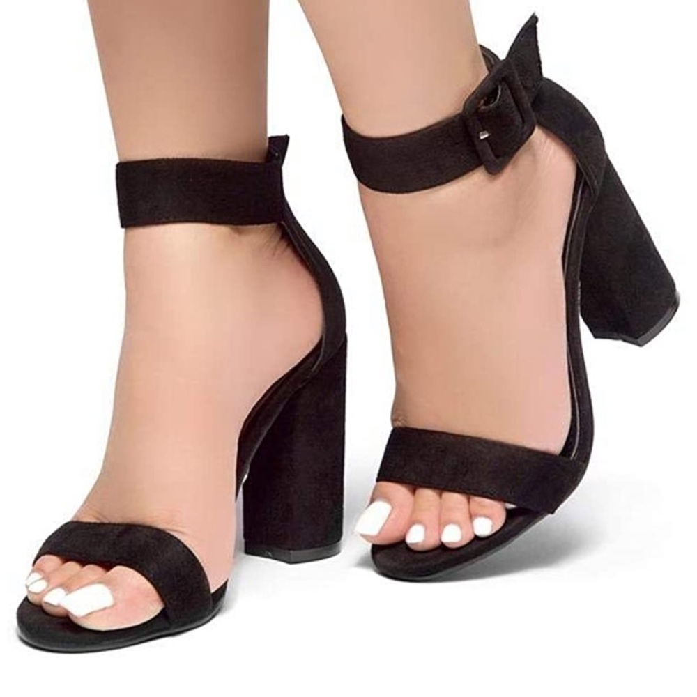 Chunky heel open toe black buckle ankle strap